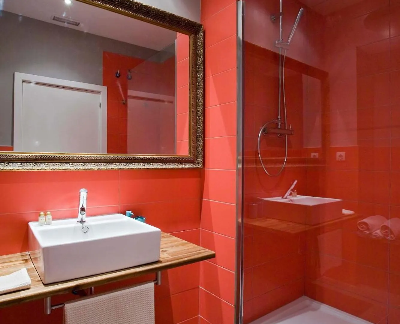 Hotel Violeta Boutique Barcelona 2*,